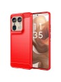 Мек удароустойчив гръб с текстура на карбонови влакна за Motorola Edge 50 Ultra - червен