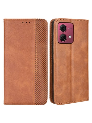 Калъф от еко кожа с ретро текстура тип портмоне за Motorola Moto G84 - кафяв
