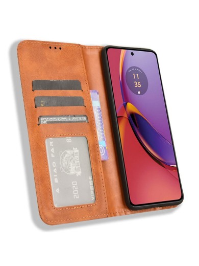 Калъф от еко кожа с ретро текстура тип портмоне за Motorola Moto G84 - кафяв